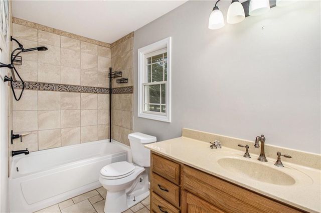 371 Lake Drive SE, Calhoun, GA 30701