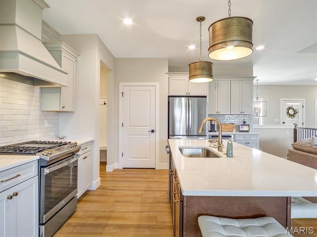 3160 Ashley Drive, Glen Carbon, IL 62034