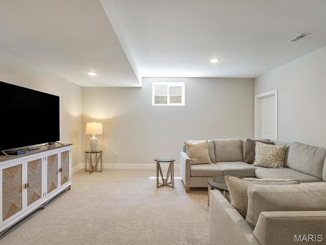 3160 Ashley Drive, Glen Carbon, IL 62034