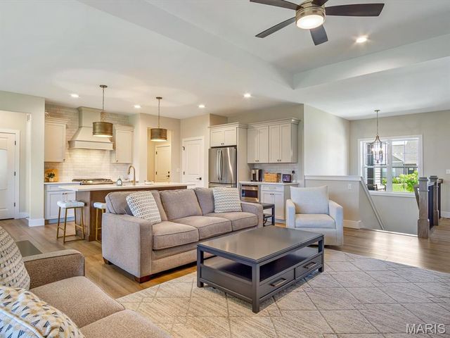 3160 Ashley Drive, Glen Carbon, IL 62034
