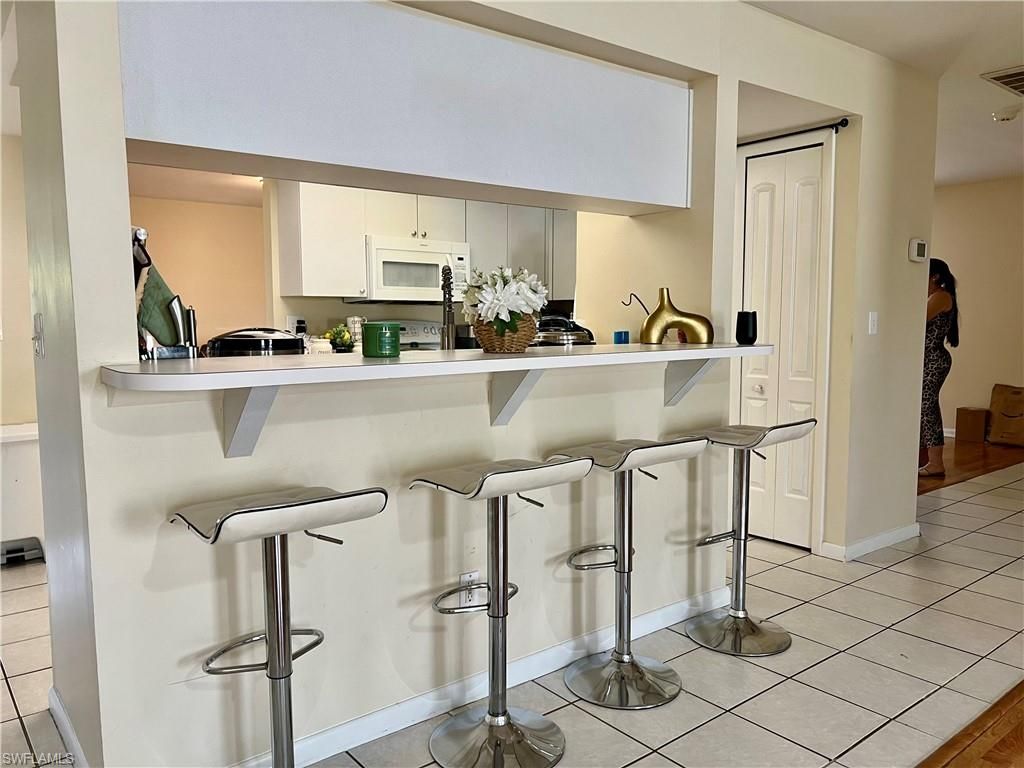 118 SW 10th TER, CAPE CORAL, FL 33991 — photo 2