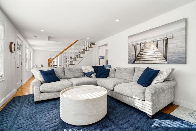 49 Grove Cir, Braintree, MA 02184