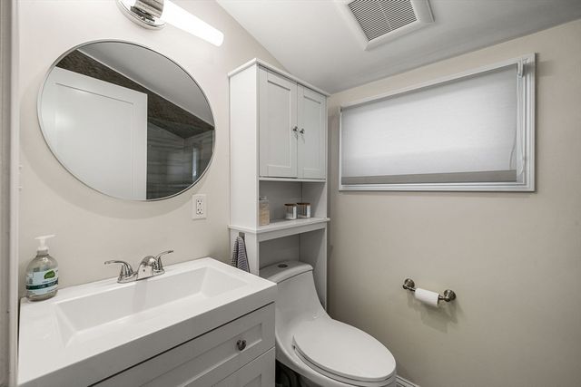 49 Grove Cir, Braintree, MA 02184