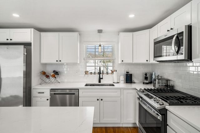 49 Grove Cir, Braintree, MA 02184