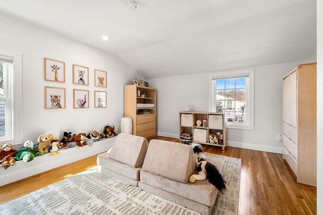 49 Grove Cir, Braintree, MA 02184