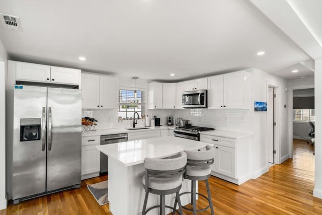 49 Grove Cir, Braintree, MA 02184