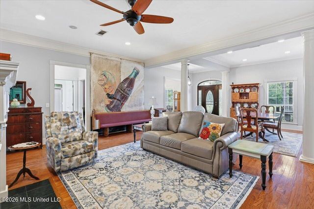 1521 Lake Mimosa Drive, Raymond, MS 39154