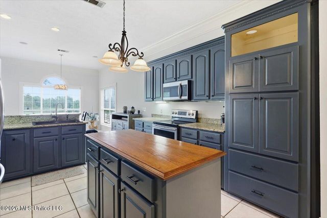 1521 Lake Mimosa Drive, Raymond, MS 39154