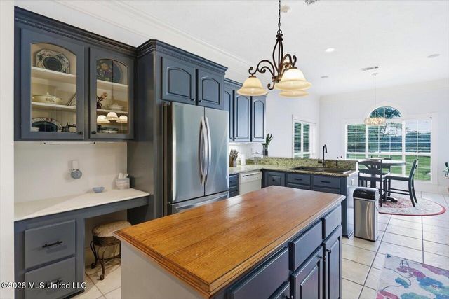1521 Lake Mimosa Drive, Raymond, MS 39154