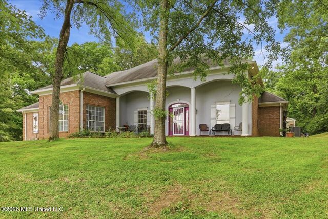 1521 Lake Mimosa Drive, Raymond, MS 39154