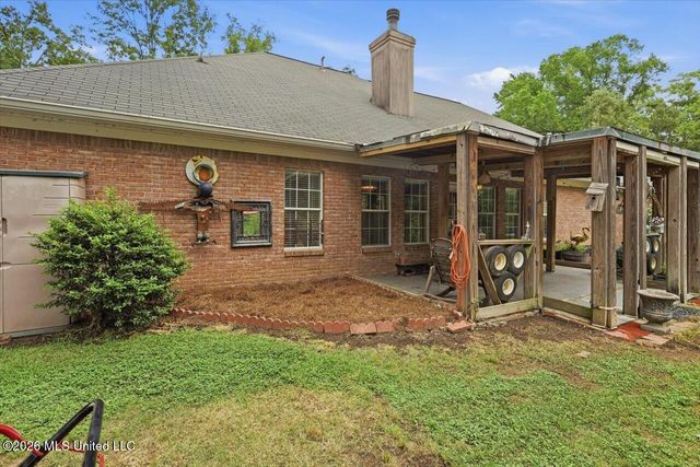 1521 Lake Mimosa Drive, Raymond, MS 39154