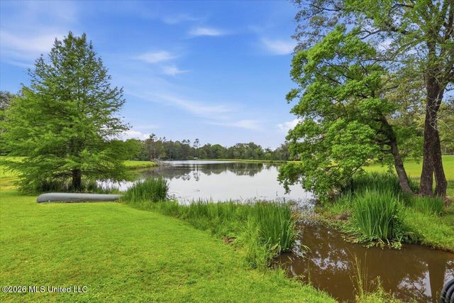 1521 Lake Mimosa Drive, Raymond, MS 39154