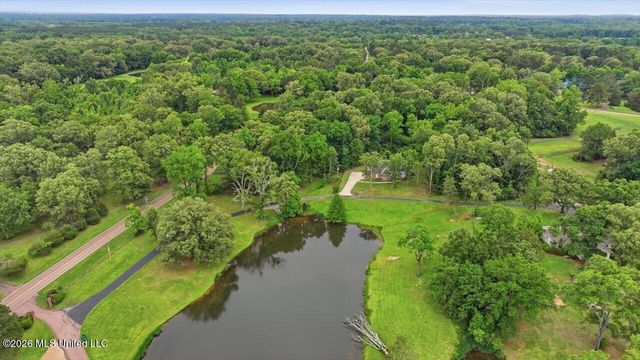 1521 Lake Mimosa Drive, Raymond, MS 39154
