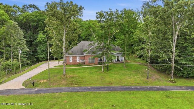 1521 Lake Mimosa Drive, Raymond, MS 39154