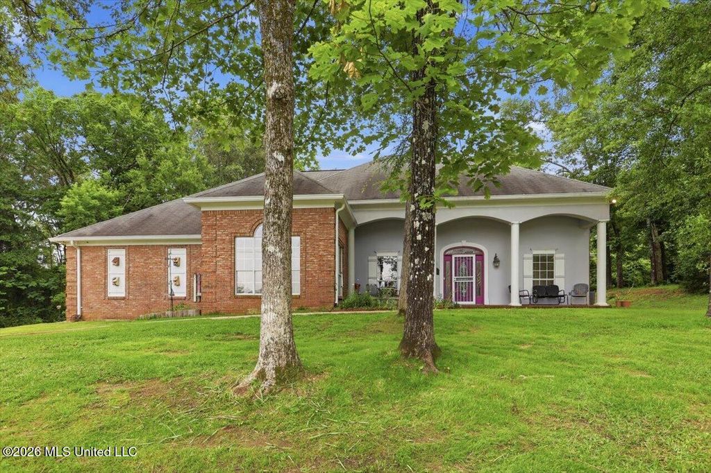 1521 Lake Mimosa Drive, Raymond, MS 39154