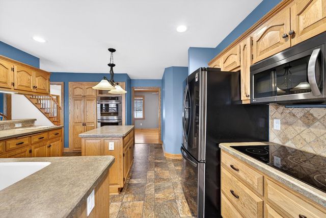 1717 Ernst DRIVE, Hartford, WI 53027