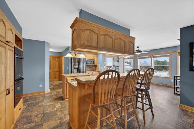 1717 Ernst DRIVE, Hartford, WI 53027