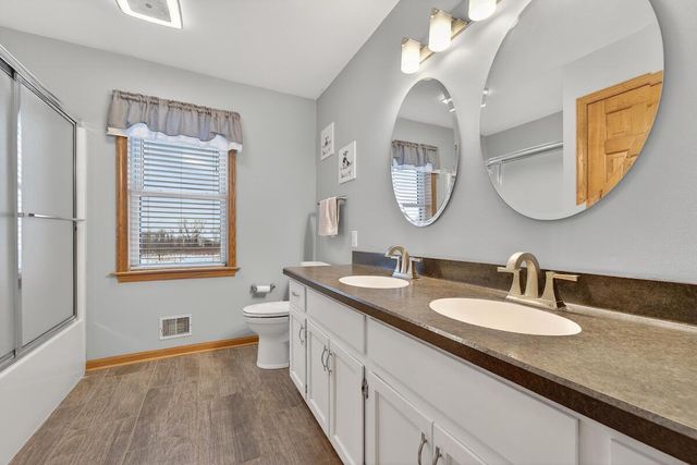 1717 Ernst DRIVE, Hartford, WI 53027