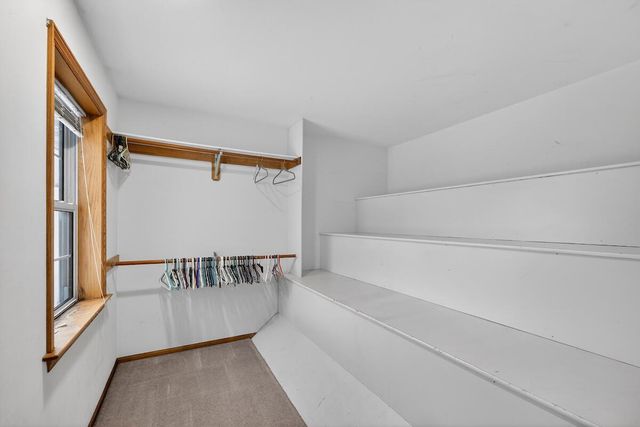 1717 Ernst DRIVE, Hartford, WI 53027