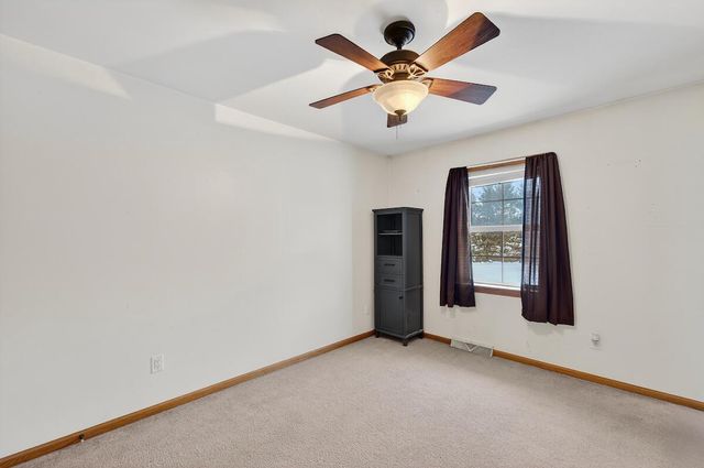 1717 Ernst DRIVE, Hartford, WI 53027