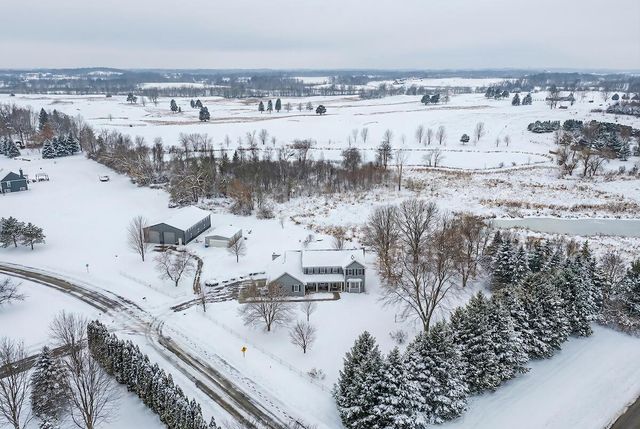 1717 Ernst DRIVE, Hartford, WI 53027