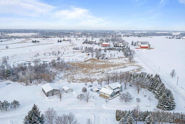 1717 Ernst DRIVE, Hartford, WI 53027