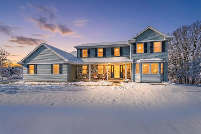 1717 Ernst DRIVE, Hartford, WI 53027