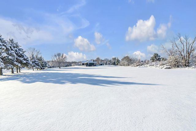 1717 Ernst DRIVE, Hartford, WI 53027