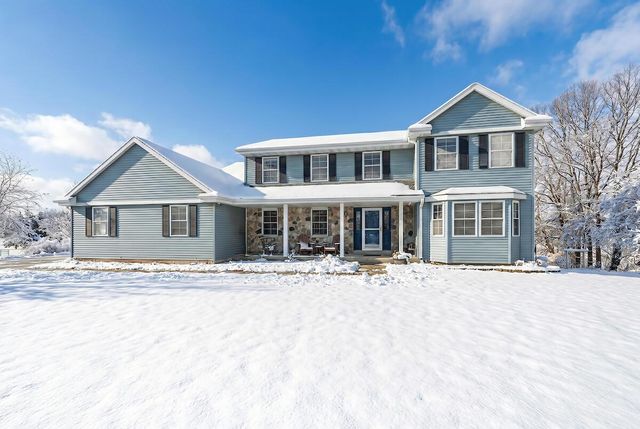 1717 Ernst DRIVE, Hartford, WI 53027