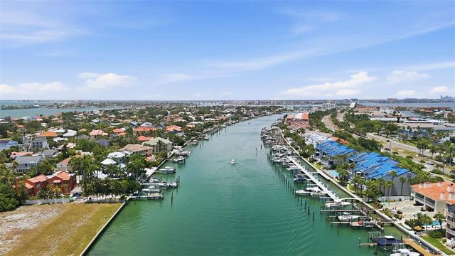 910 PINELLAS BAYWAY S 201, Tierra Verde, FL 33715
