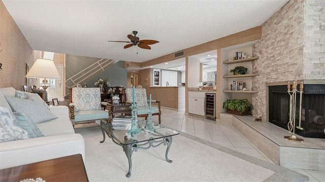 910 PINELLAS BAYWAY S 201, Tierra Verde, FL 33715