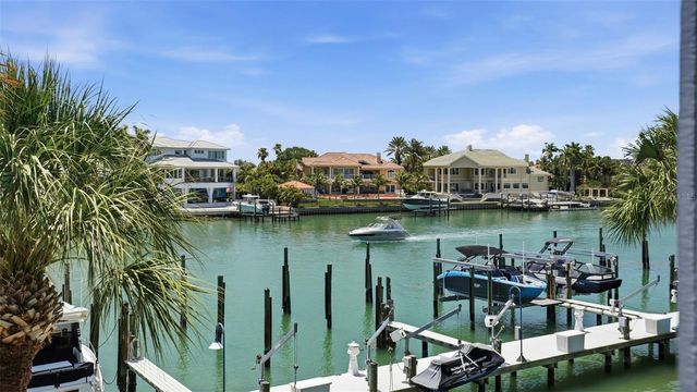 910 PINELLAS BAYWAY S 201, Tierra Verde, FL 33715
