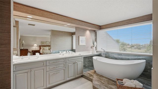 910 PINELLAS BAYWAY S 201, Tierra Verde, FL 33715