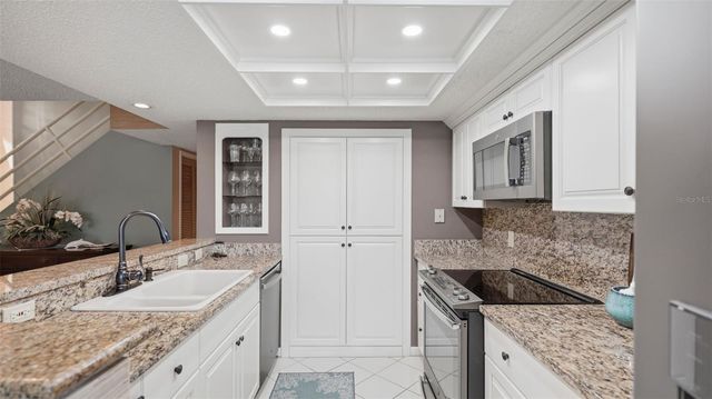 910 PINELLAS BAYWAY S 201, Tierra Verde, FL 33715