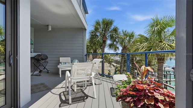 910 PINELLAS BAYWAY S 201, Tierra Verde, FL 33715