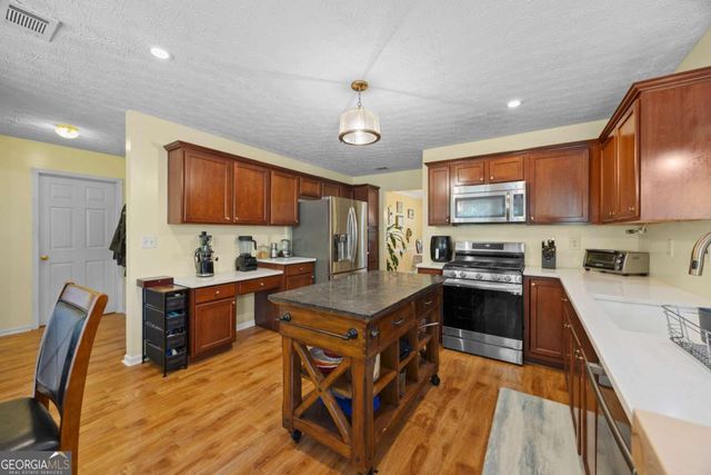 4041 Oak Crossing Drive, Suwanee, GA 30024