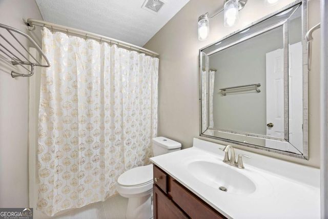 4041 Oak Crossing Drive, Suwanee, GA 30024