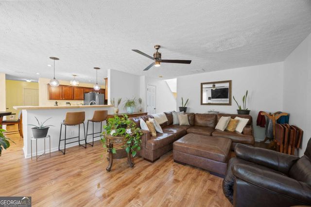4041 Oak Crossing Drive, Suwanee, GA 30024