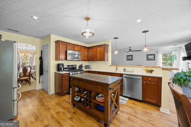 4041 Oak Crossing Drive, Suwanee, GA 30024