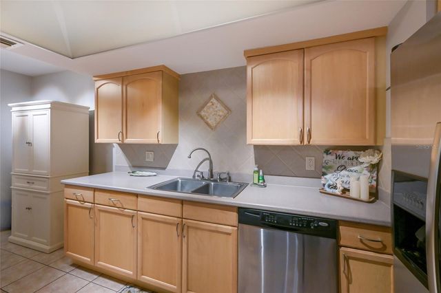 2503 BENEVA ROAD 3, Sarasota, FL 34232