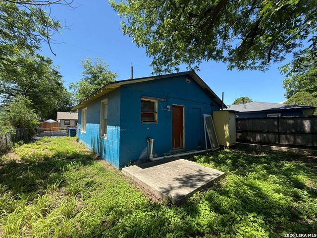 111 HUERTA ST, San Antonio, TX 78207