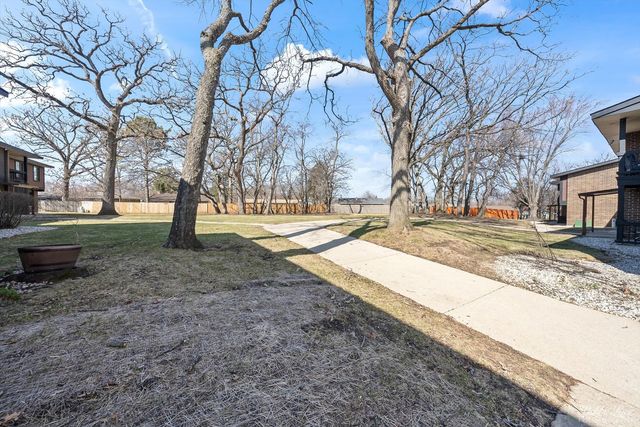 4708 W Northfox Lane 7, Mchenry, IL 60050
