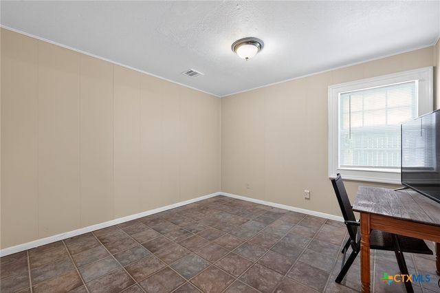 205 Lakewood Drive, Gatesville, TX 76528