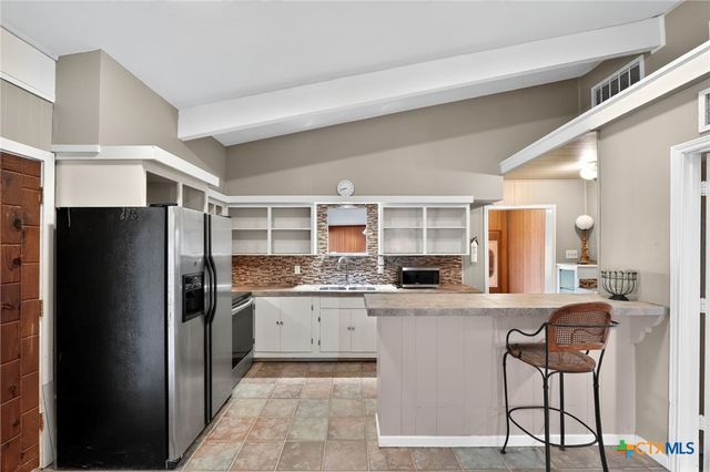 205 Lakewood Drive, Gatesville, TX 76528