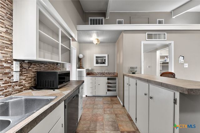 205 Lakewood Drive, Gatesville, TX 76528