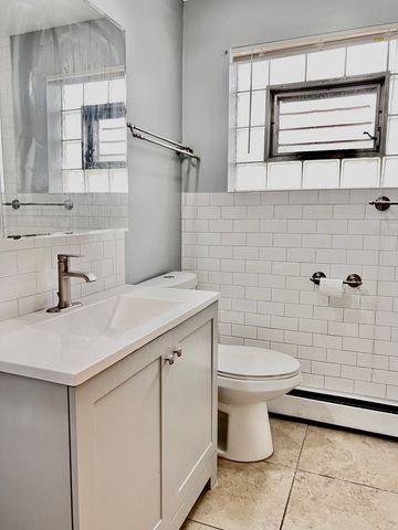 5217 W 87th Street 2, Oak Lawn, IL 60453