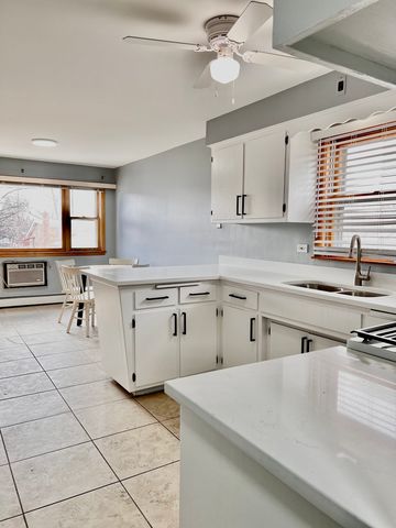 5217 W 87th Street 2, Oak Lawn, IL 60453
