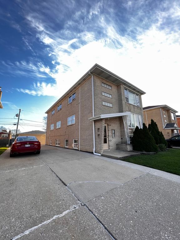 5217 W 87th Street 2, Oak Lawn, IL 60453