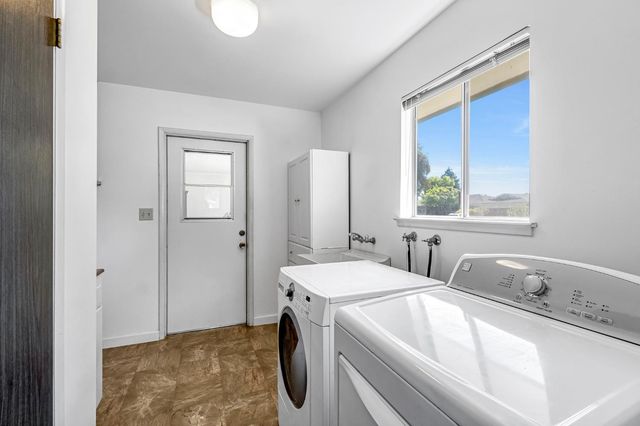 6620 N Dearing Avenue, Fresno, CA 93710