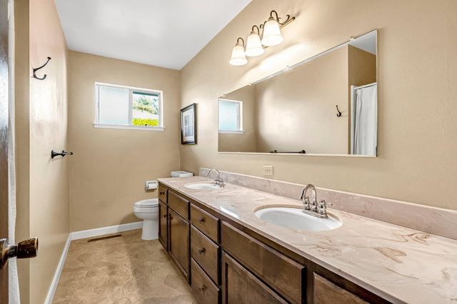 6620 N Dearing Avenue, Fresno, CA 93710